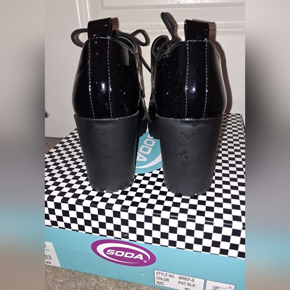 SODA Brief Lace Up Block Heel Womens Shoes Size 7.5 (used) - Picture 3 of 10